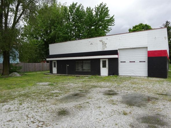 103 N Main St, Wanatah, IN 46390
